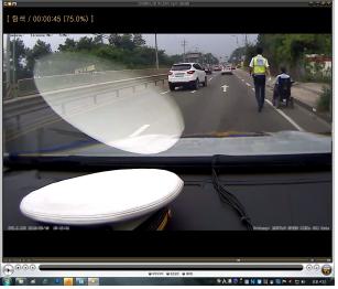 “휠체어 탄 장애인 에스코트” 교통경찰의 역할이자 숙명