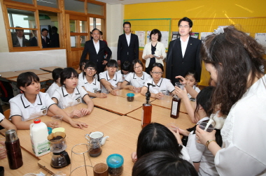 나승일 교육부 차관, 충남 자유학기제 우수학교 방문